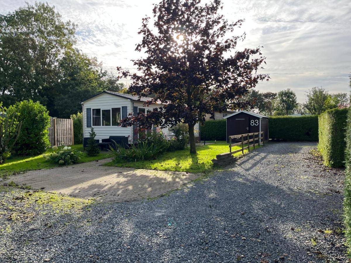 Rustig Chalet 4 Personen Op Recreatiepark De Friese Wadden Tzummarum Buitenzwembad Aanwezig Op Het Park Villa Buitenkant foto